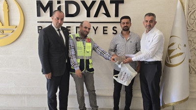 Yerde 111 bin 500 lira buldu, sahibine ulaştırdı! Temizlik personelinden örnek davranış