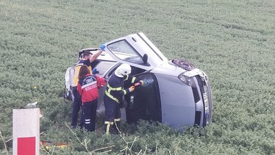 Çorum'da trafik kazası: Tarlaya uçtu!