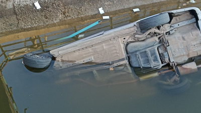 Antalya’da otomobil kanala düştü!