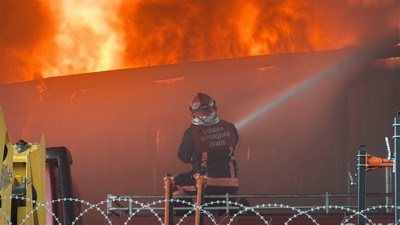 Traktör bayisinin deposunda yangın