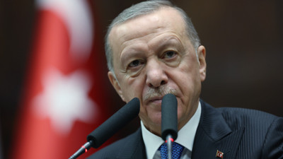 Recep Tayyip Erdoğan'ın elindeki gizemli zarf...