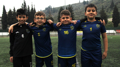 Karamürsel’de geleceğin futbolcuları yetişiyor