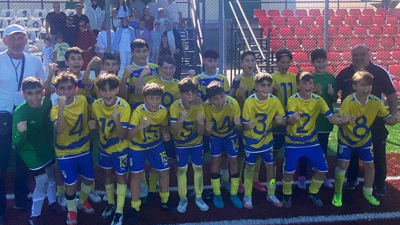 Belediye Derincespor U-12 takımı resmen tulum çıkardı!