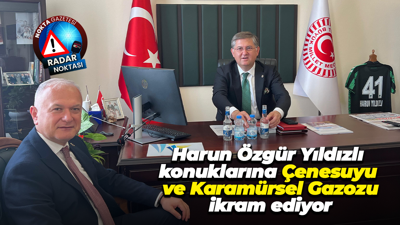 Harun Özgür Yıldızlı, konuklarına Çenesuyu ve Karamürsel Gazozu ikram ediyor