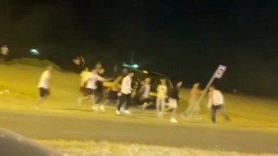 "Yan baktın" kavgası kanlı bitti: Polis yaralandı!