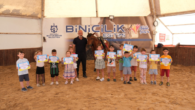 Kocaeli Büyükşehir Belediyesi çocuklara hayvan sevgisi aşılıyor