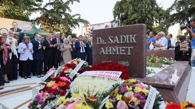 Dr. Sadık Ahmet, mezarı başında anıldı... Büyükakın: Bir dava adamıydı!