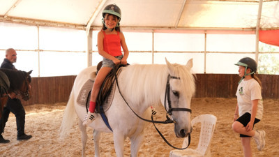 Büyükşehir'den miniklere binicilik eğitimi... Binlerce çocuk faydalandı