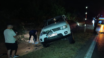 Sağanak yağış kazayı beraberinde getirdi: Yaralılar var!