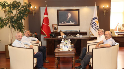 AK Parti heyetinden Zinnur Büyükgöz'e taziye ziyareti