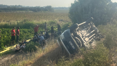 Hatay'da facia gibi kaza: Öğrenci servisi devrildi!