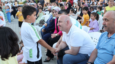 Darıcalı çocuklar eğlencenin tadını çıkarıyor