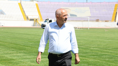 Zinnur Büyükgöz: Alaettin Kurt Stadyumu’nu doğal çimle yeniledik