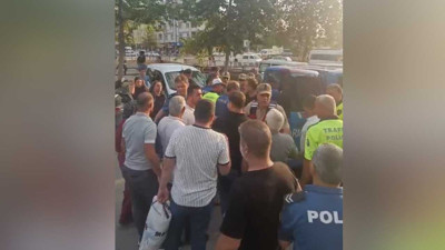 Polislere taşla saldırı: Hapis cezasıyla aranan şahıs yakalandı