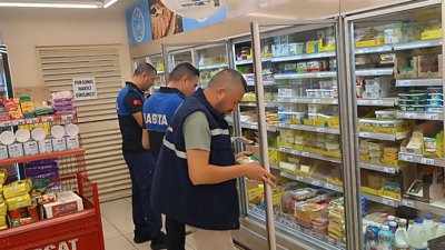 Dilovası'nda zabıtadan sıkı denetim! Birçok iş yerine idari yaptırım uygulandı