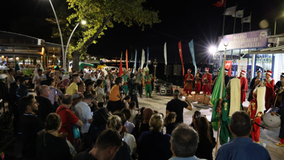 30 Ağustos'a özel konser... Karamürsel'de coşku zirveye ulaştı