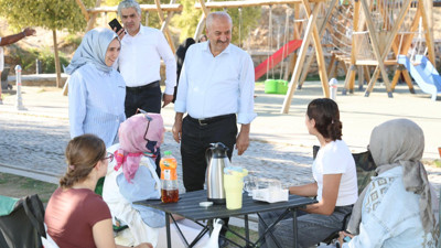 Zinnur Büyükgöz, çocukların neşeli anlarına eşlik etti