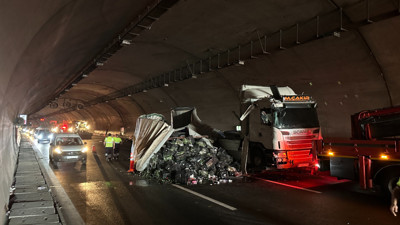 Kuzey Marmara Otoyolu'nda korkutan gaza! Sebze yüklü TIR devrildi...