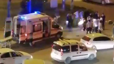 Motosiklet ile otomobil çarpıştı, 3 kişi yaralandı!