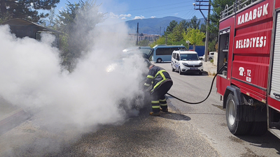 Karabük'te korku dolu anlar: Seyir halindeyken alev aldı!