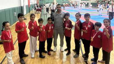 Körfezli kareteciler madalyaları topladı