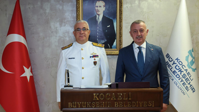 Tuğamiral Selçuk Akarı, Tahir Büyükakın'ı ziyaret etti