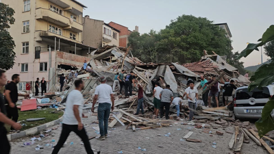 Korku dolu anlar: İstanbul sallandı!