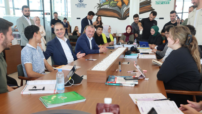 Ömer Çelik: Kocaeli’nde çok güzel hizmetlere imza atan Tahir Büyükakın ve ekibini tebrik ediyorum