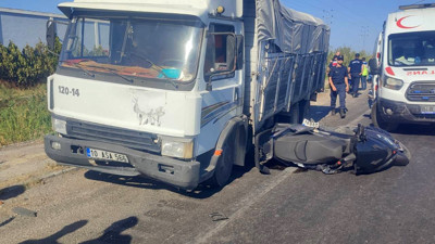 Kırmızı ışıkta feci kaza!