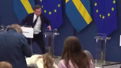 Sağlık bakanı basın toplantısında yere yığıldı!