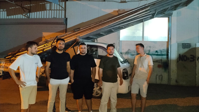 Mahalle sakinleri bu araçtan şikayetçi! Yetkililerden çözüm bekliyorlar...