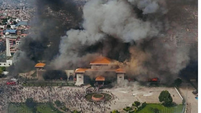 Nepal'de başbakan istifa etti