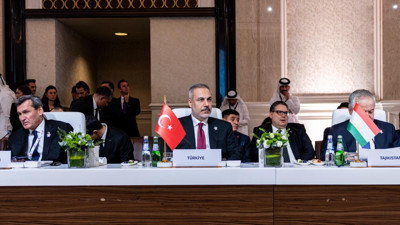 Hakan Fidan Katar'da