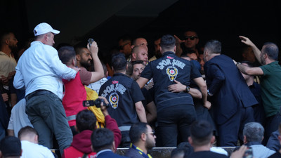 Fenerbahçe başkanlık seçiminde tribünlerde gerginlik yaşandı