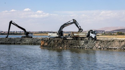 Dip çamuru temizliği devam ediyor