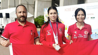 Osman Aşkın Bak dünya rekoru kıran Aysel Önder’i tebrik etti