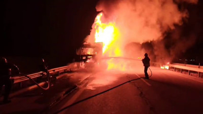 Seyir halindeyken alev topuna döndü!