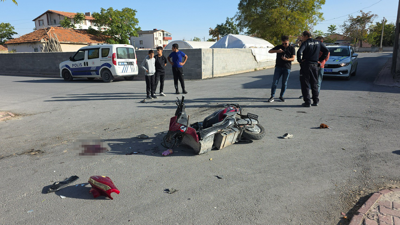 Aksaray’da facia: Kamyonet ile motosiklet çarpıştı!