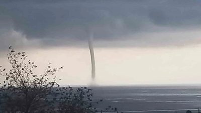 Antalya'yı hortum vurdu: İşyerleri hasar gördü!