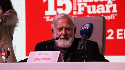 Prof. Dr. Sadettin Ökten ve Prof. Dr. Erhan Afyoncu, Kocaeli Kitap Fuarı'na katıldı