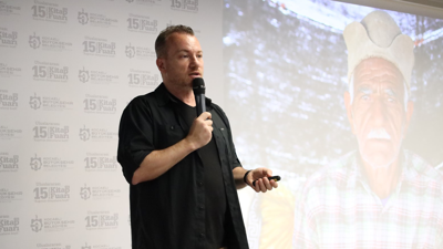 “Rotasız Seyyah” Mehmet Genç, Kocaeli Kitap Fuarı'nda sevenleriyle buluştu