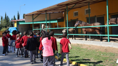 Kartepeli miniklerden sevimli dostlara ziyaret