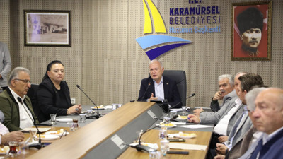 Karamürsel Belediyesi meclisi Ahmet Çalık başkanlığında gerçekleştirildi
