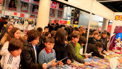 Kitap Fuarı'nda çocuklardan çizgi romanlara büyük ilgi