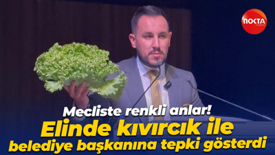 Mecliste renkli anlar! Elinde kıvırcık ile belediye başkanına tepki gösterdi