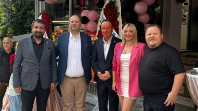 Kocaeli'nin tanınan çiftinden çifte dükkan açılışı