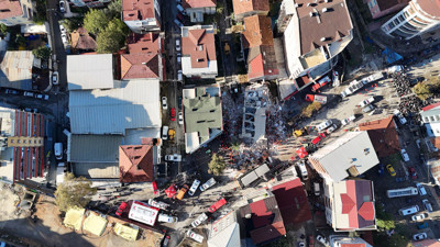 Gebze'de çöken bina havadan görüntülendi