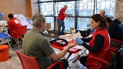 Kızılay Haftası'nda Kartepe'de anlamlı kampanya: 'Birbirimize Candan Bağlıyız'