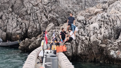 Bodrum'da bot kayalıklara çarptı: 4 yaralı