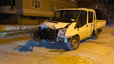 Bursa'da facianın ucundan dönüldü: Belediye otobüsüyle çarpıştı!